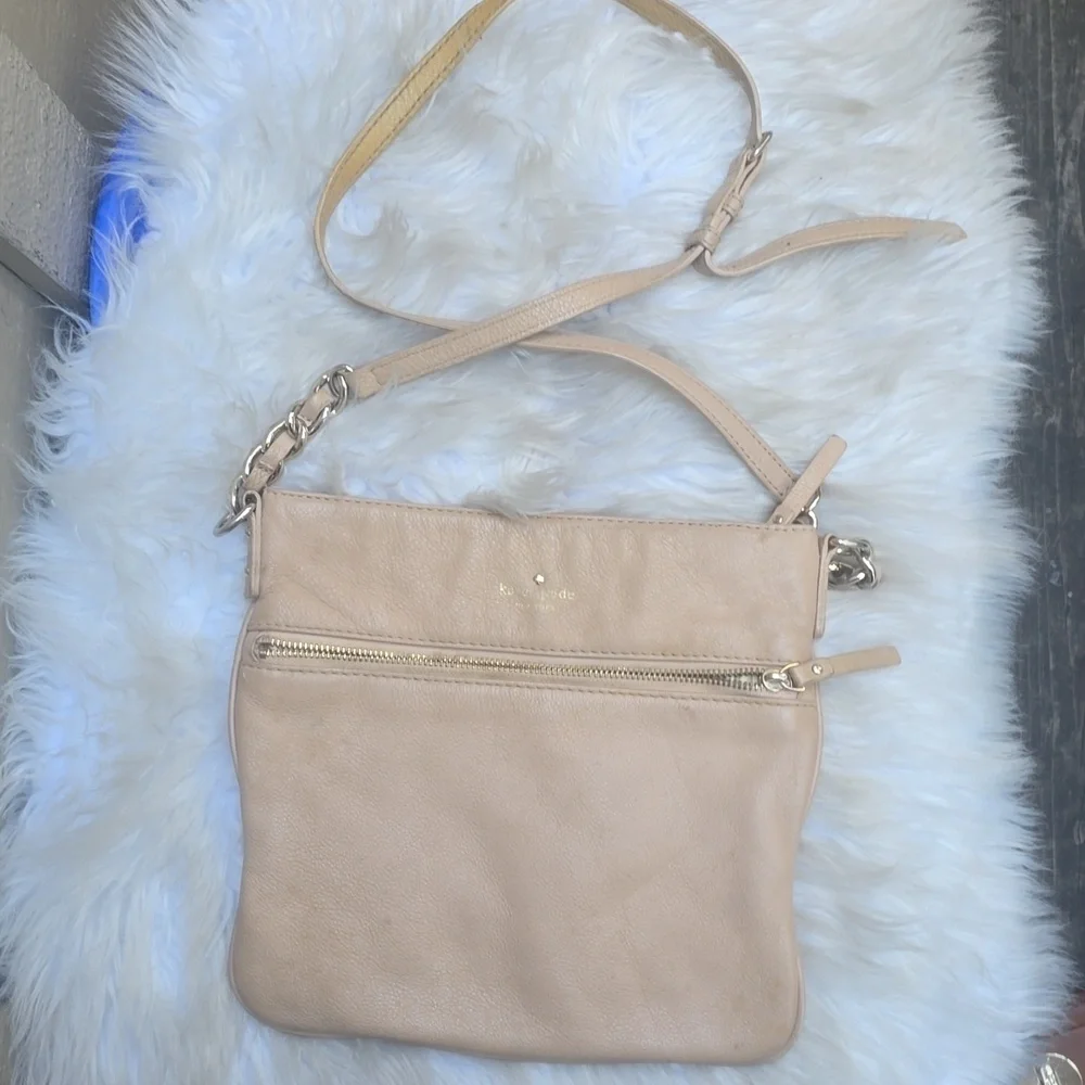 Vintage Kate Spade Beige Leather Shoulder Crossbody Street Bag tan